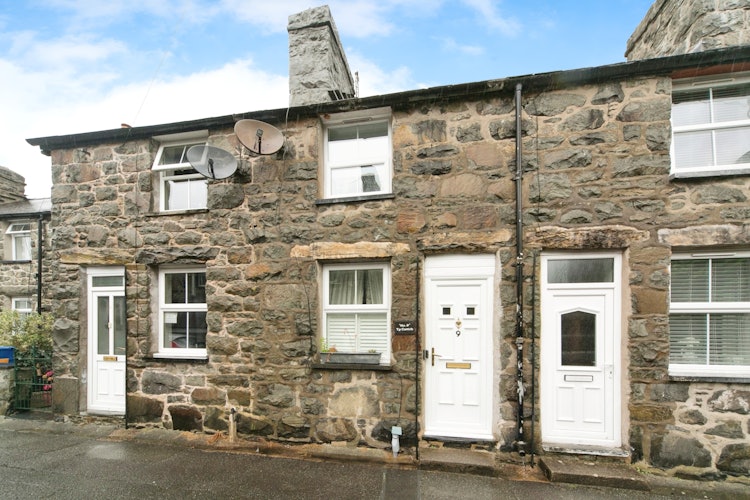 2 bedroom terraced house