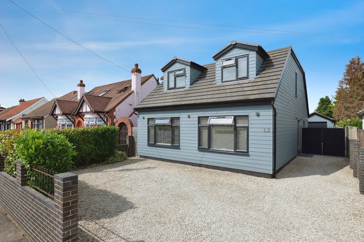 4 bedroom detached bungalow
