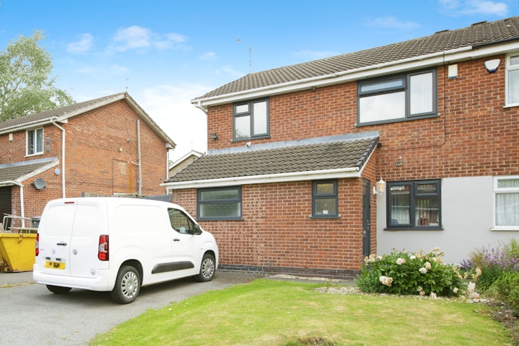 4 bedroom semi-detached house