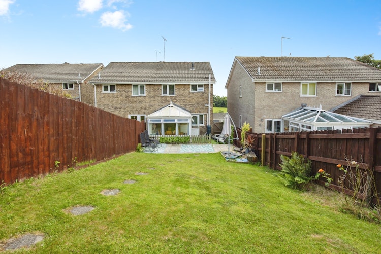 4 bedroom semi-detached house