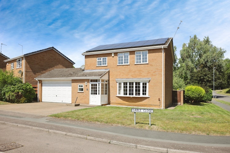 4 bedroom detached house