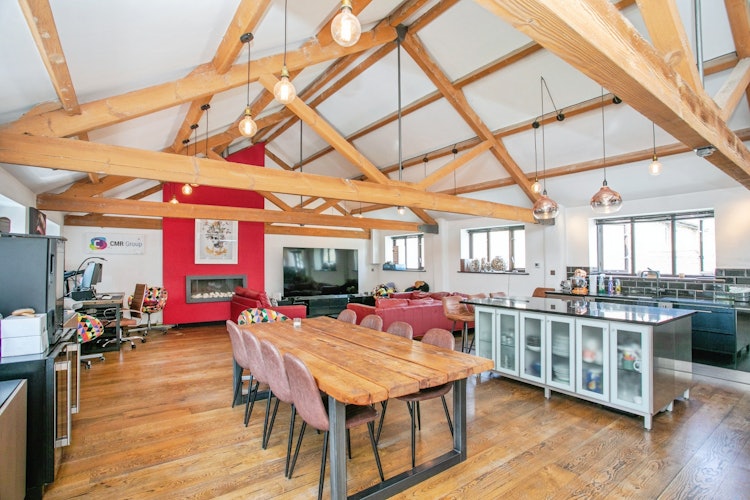 3 bedroom semi-detached house