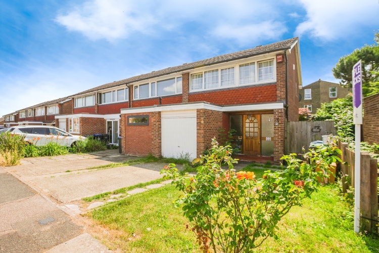 3 bedroom end of terrace house