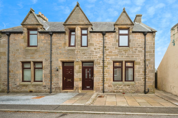 4 bedroom semi-detached house