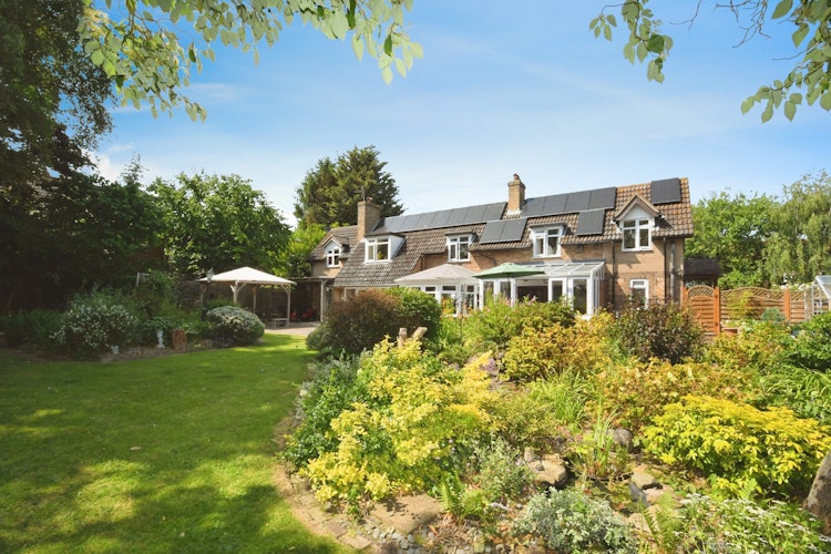 4 bedroom detached house
