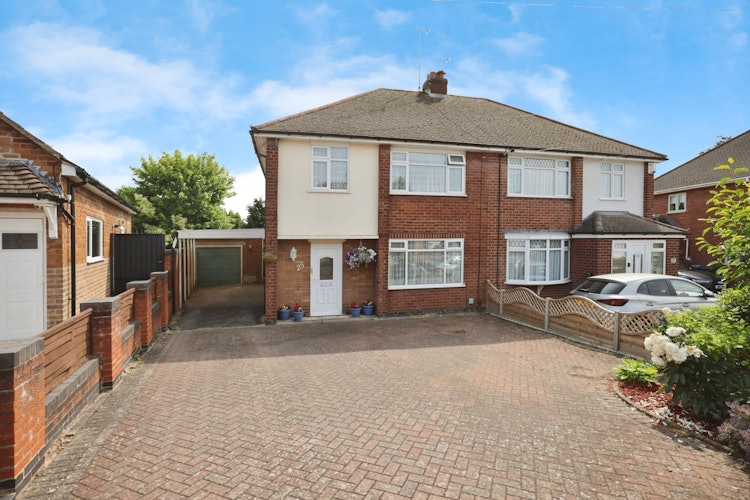 3 bedroom semi-detached house