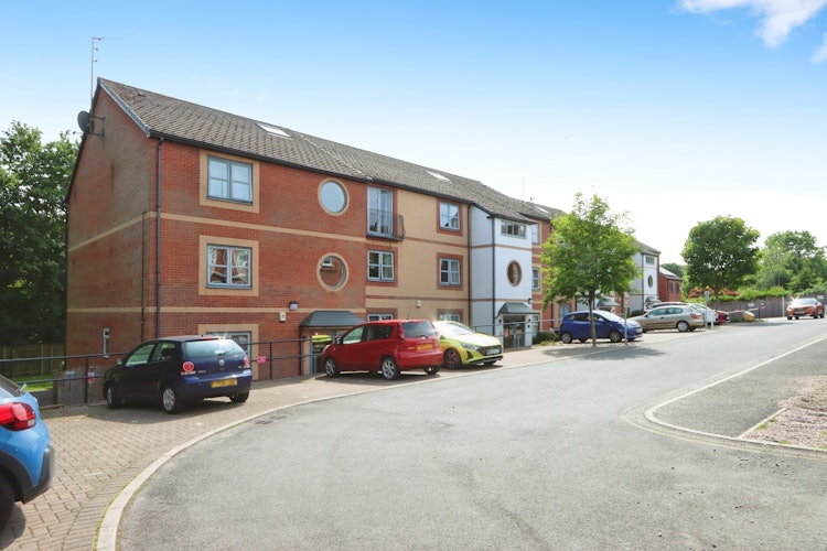 1 bedroom ground floor flat