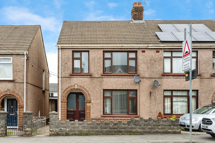 3 bedroom semi-detached house