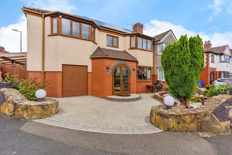 4 bedroom semi-detached house