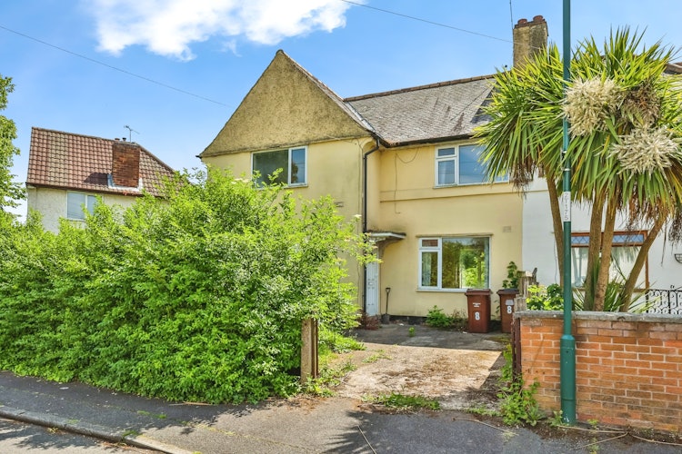 3 bedroom semi-detached house