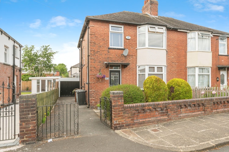3 bedroom semi-detached house