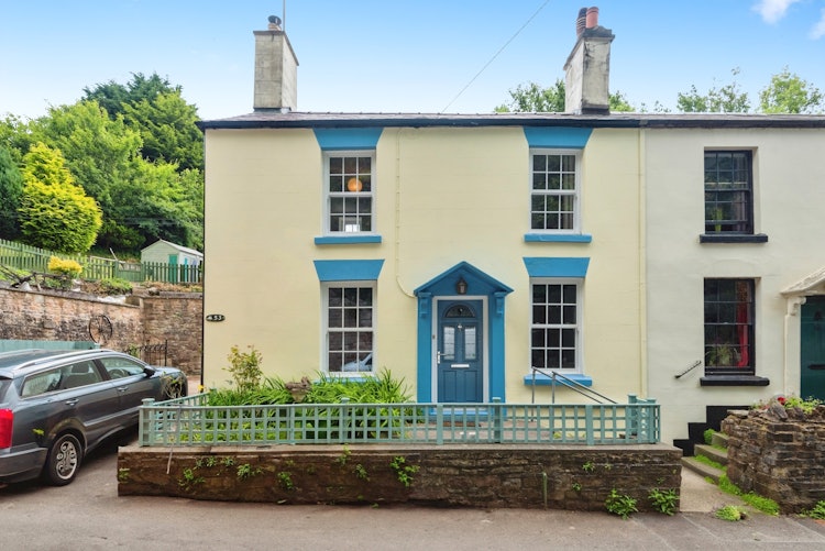 3 bedroom semi-detached house