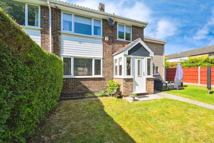 4 bedroom semi-detached house