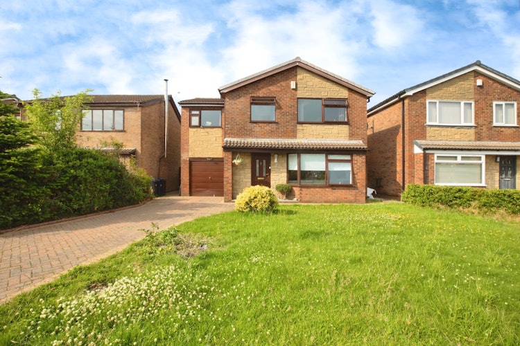 4 bedroom detached house