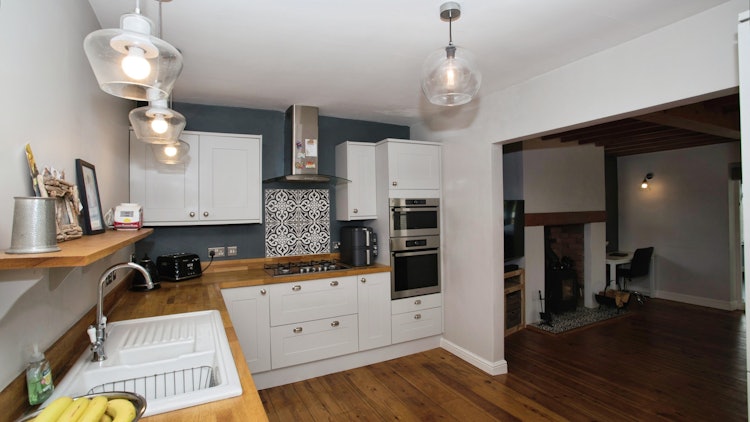 4 bedroom detached house