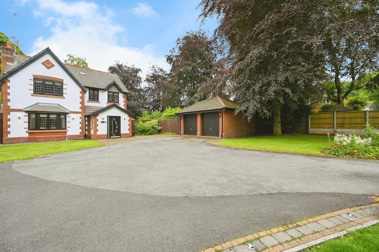 4 bedroom detached house