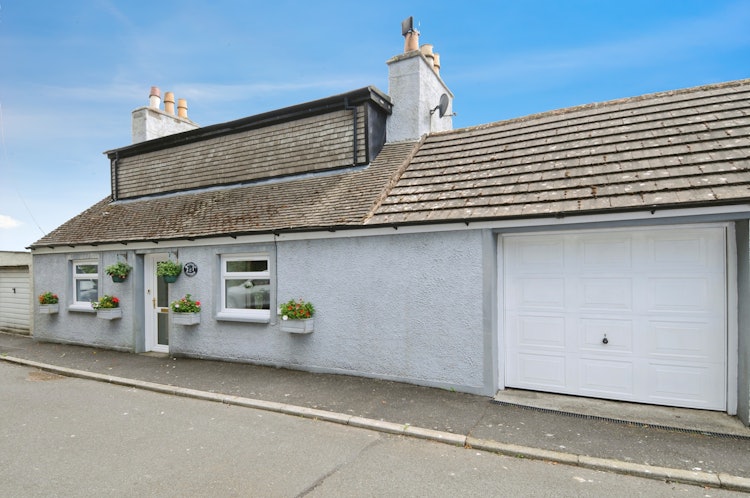 3 bedroom link detached house