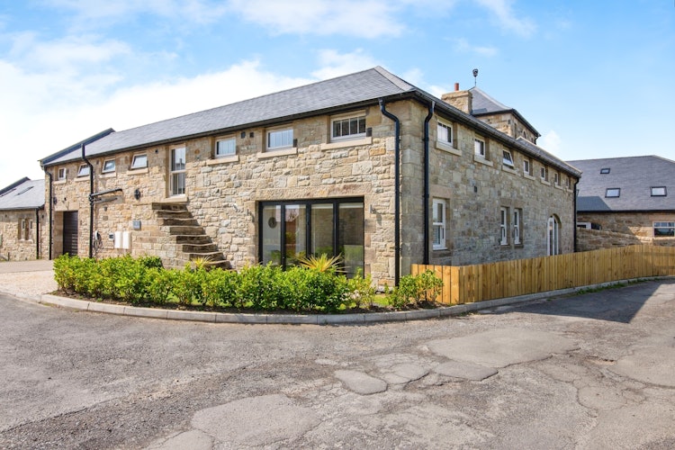 4 bedroom detached house