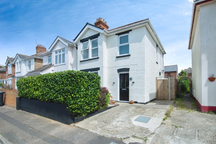 3 bedroom semi-detached house