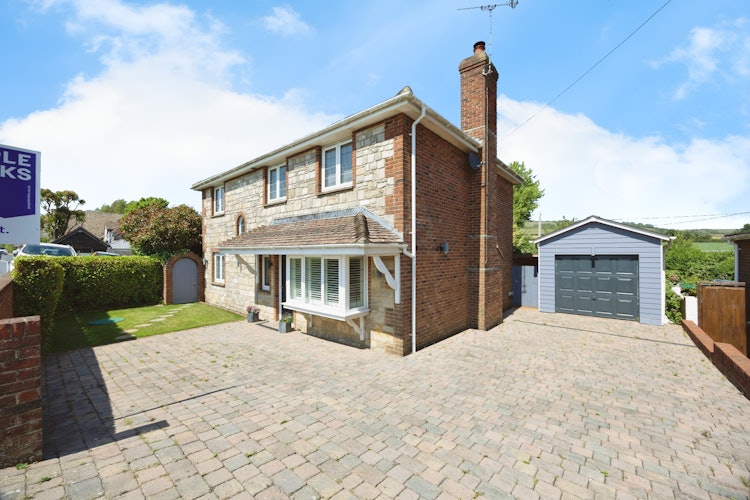 4 bedroom detached house