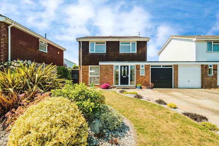 4 bedroom detached house