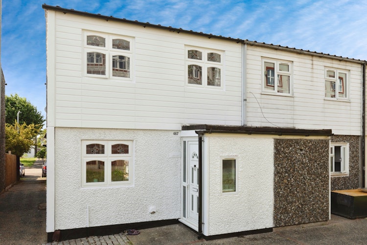 3 bedroom end of terrace house