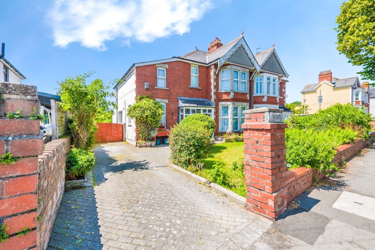 5 bedroom semi-detached house