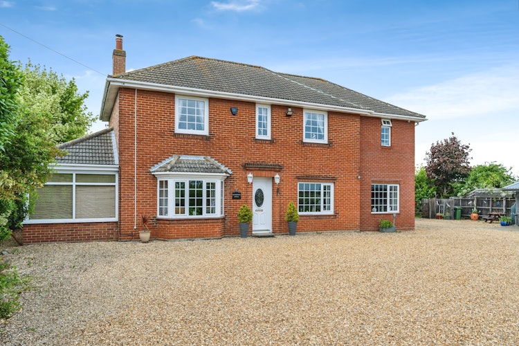 4 bedroom detached house
