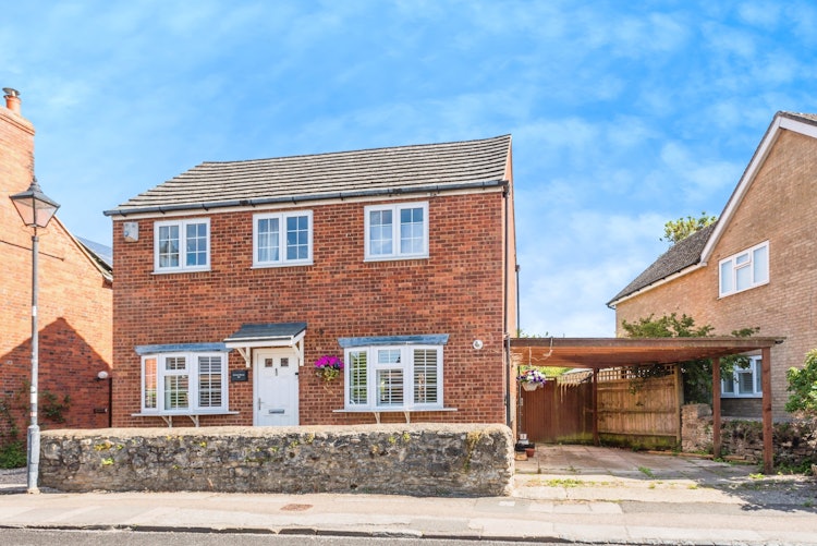 3 bedroom detached house
