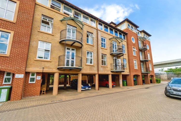 2 bedroom flat