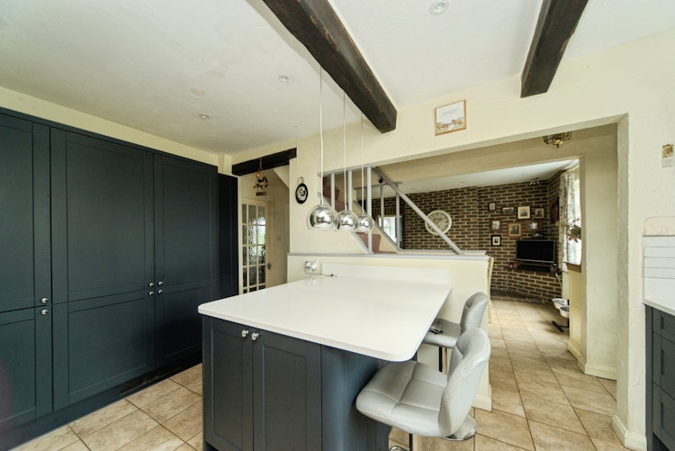 4 bedroom detached house