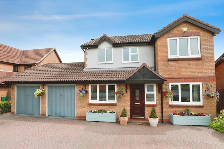 4 bedroom detached house