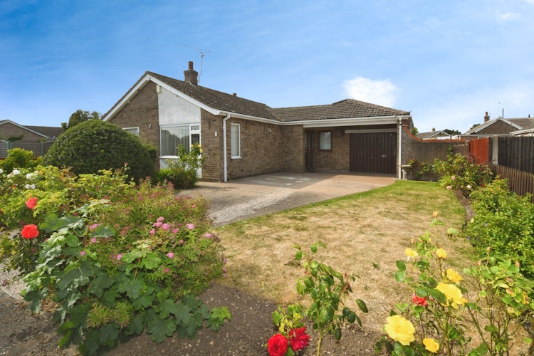 4 bedroom detached bungalow