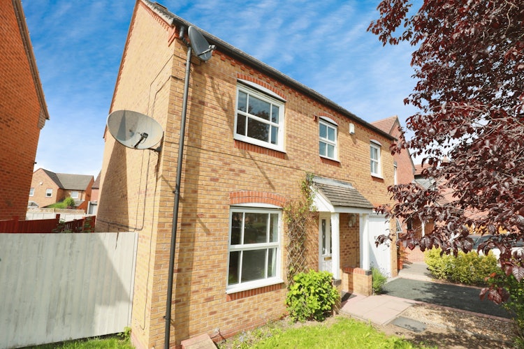 4 bedroom detached house