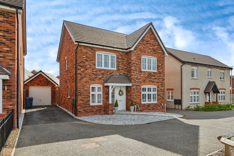4 bedroom detached house