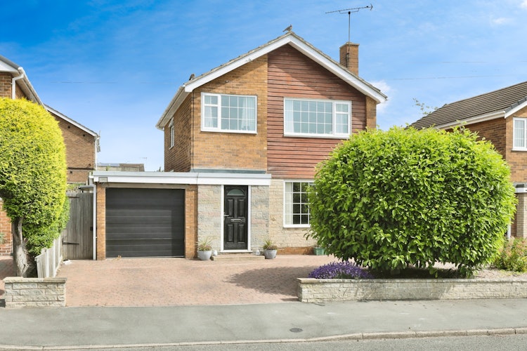 3 bedroom detached house