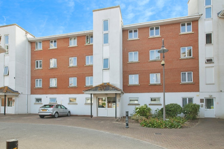 2 bedroom flat