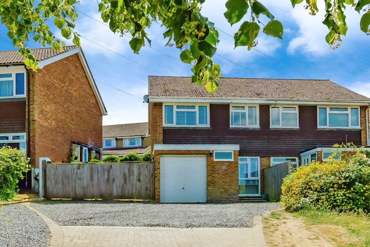 3 bedroom end of terrace house