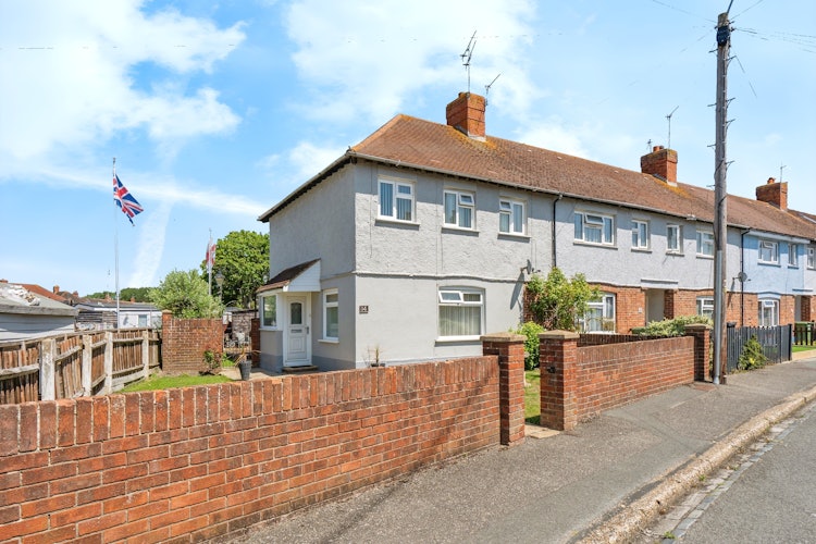 3 bedroom end of terrace house
