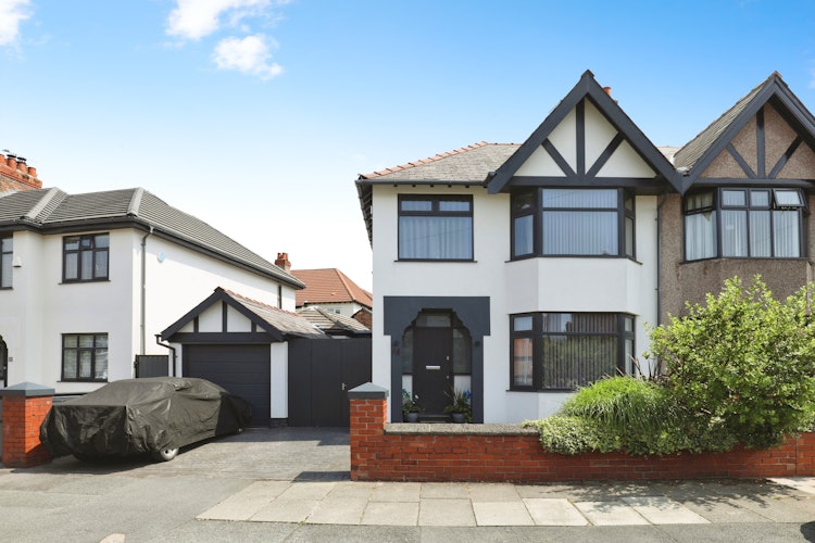 4 bedroom semi-detached house