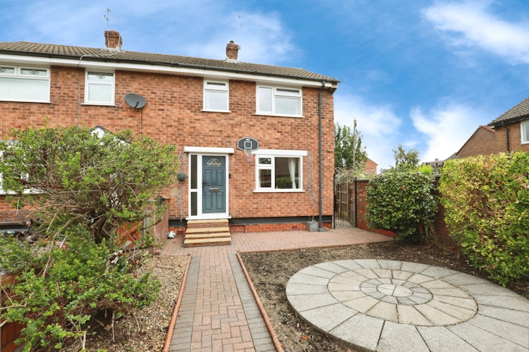 2 bedroom semi-detached house
