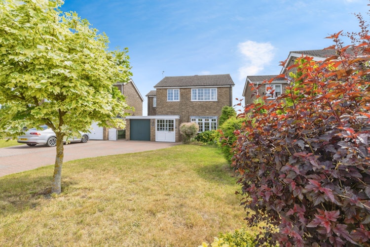 4 bedroom detached house