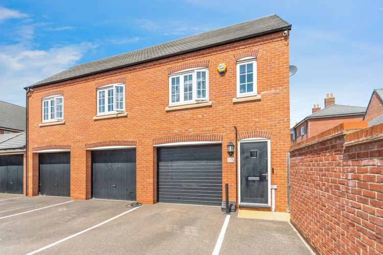 2 bedroom coach house