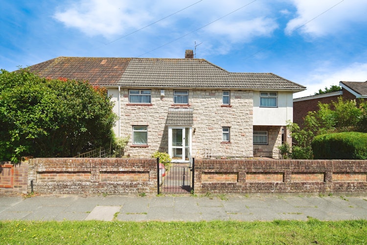 3 bedroom semi-detached house