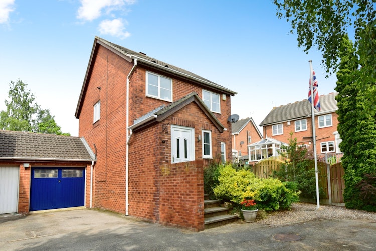 3 bedroom detached house