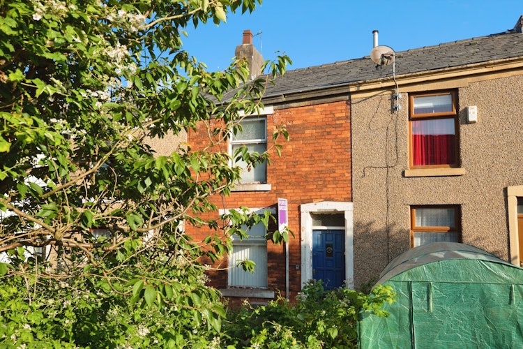 2 bedroom terraced house