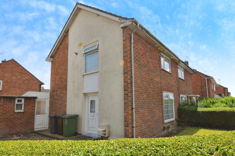 2 bedroom end of terrace house