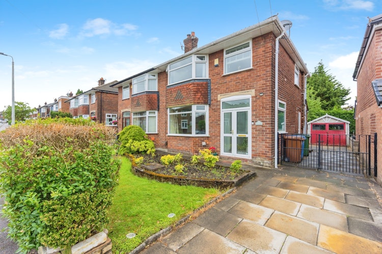 3 bedroom semi-detached house
