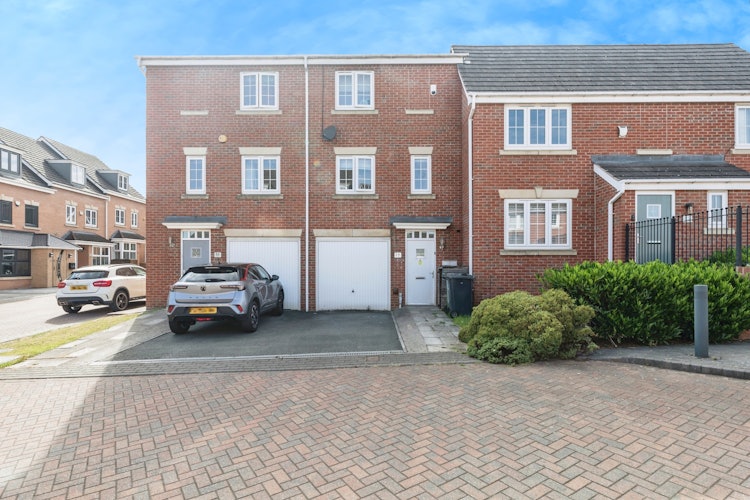 3 bedroom town house