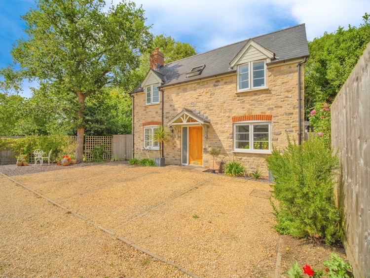 3 bedroom detached house